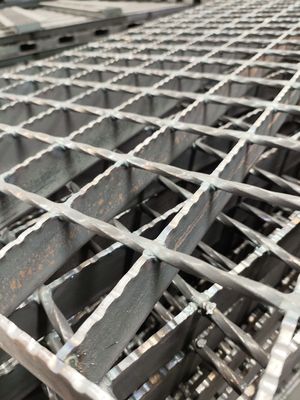 YB/T4001.1-2007 Standard Anti Rust Galvanized Steel Grating with 30mm Bearing Bar