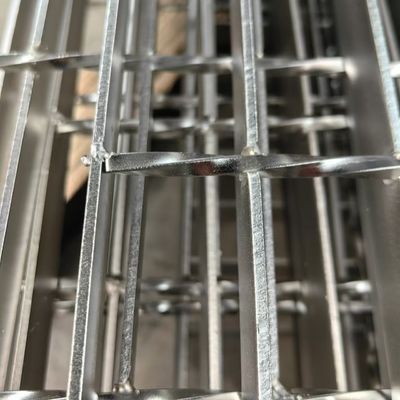 3mm Smooth Hot Galvanized YB/T4001.1-2007 Stainless Steel Industrial Steel Grating