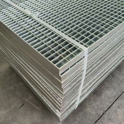 Versatile Lightweight Industrial Steel Grating Robust Indoor Outdoor