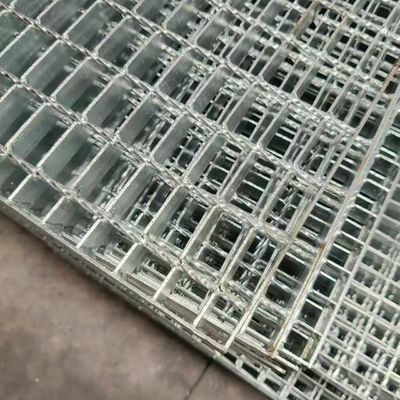 Versatile Lightweight Industrial Steel Grating Robust Indoor Outdoor