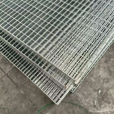 11 W 4 Serrated Bar Grating Anti Slip Surface Treatment For Demanding Environment