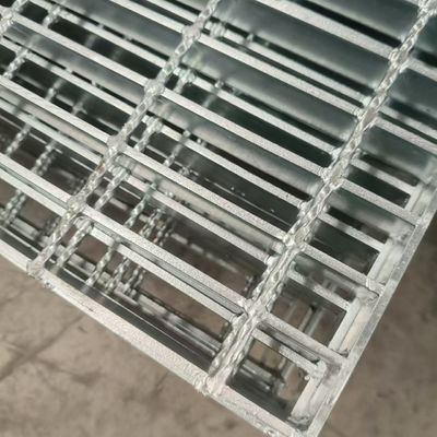 Lightweight Strong Industrial Walkway Grating 30mm Bearing Bar Pitch