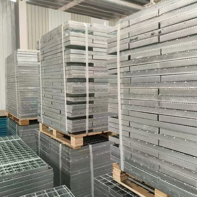 Lightweight Strong Industrial Walkway Grating 30mm Bearing Bar Pitch