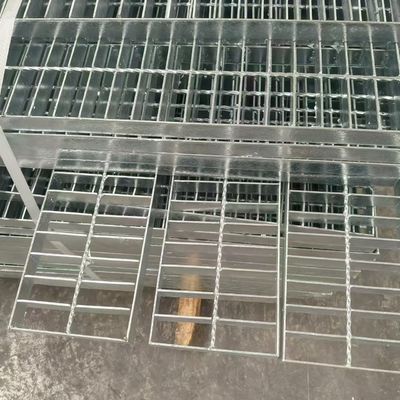Durable Steel Grating For Outdoor Walkways Withstanding Weather And Foot Traffic