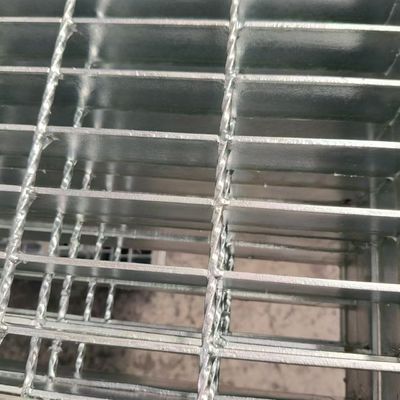 High Visibility Steel Grating with Safety Edges Enhancing Workplace Safety