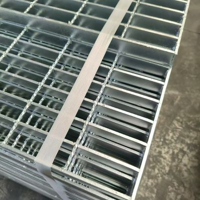 Chemical Resistant Steel Grating for Laboratories and Chemical Plants