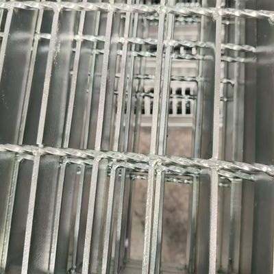High Visibility Steel Grating with Safety Edges Enhancing Workplace Safety