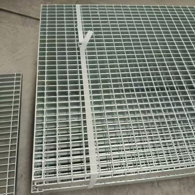 Chemical Resistant Steel Grating for Laboratories and Chemical Plants