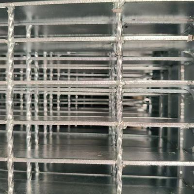 Non Slip 11-W-4 Mild Steel Grating For Wet Areas Ensuring Stability And Safety