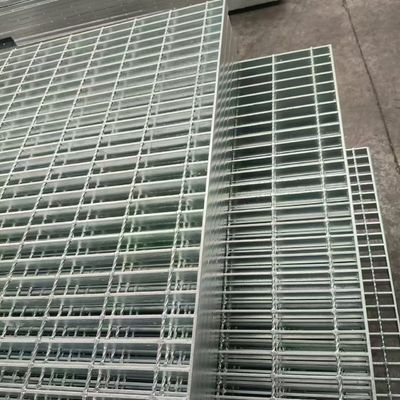 Easy-Clean Steel Grating: Simplifying Maintenance and Upkeep