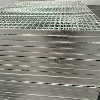 Easy-Clean Steel Grating: Simplifying Maintenance and Upkeep