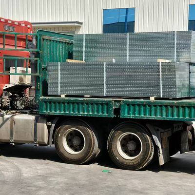 High-Visibility Steel Grating: Improving Safety with Reflective or Bright Colors