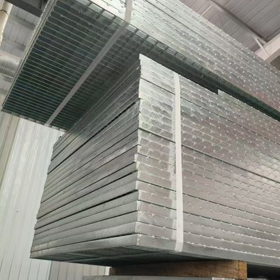 High-Visibility Steel Grating: Improving Safety with Reflective or Bright Colors