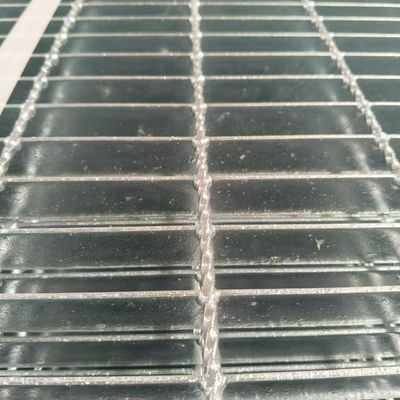 Versatile Interlocking Steel Gratings: Easy to Assemble and Configure