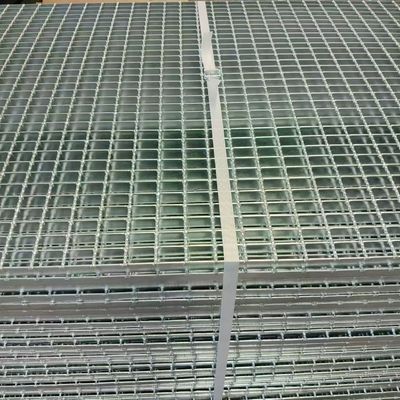 Anti-Slip Heavy Duty Steel Grating with 30mm Bearing Bar Pitch and High Load Capacity