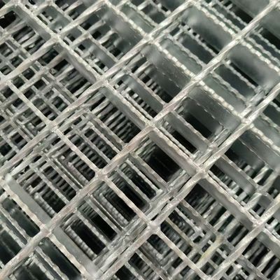 Mesh Steel Gratings: Open, Airy Design for Ventilation and Light