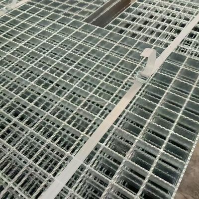 Mesh Steel Gratings: Open, Airy Design for Ventilation and Light