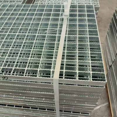 Mesh Steel Gratings: Open, Airy Design for Ventilation and Light