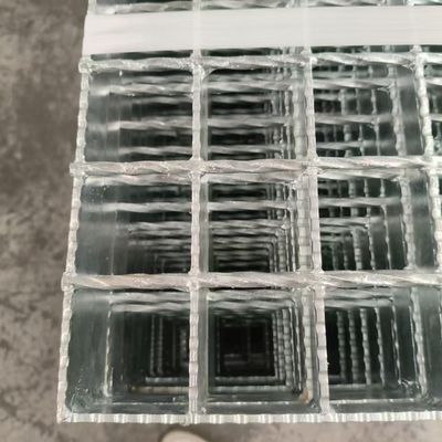 Galvanized Steel Grating, Superior Rust-Proof Performance