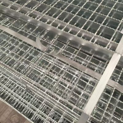 30mm Pitch Heavy Duty Steel Grating Meets YB/T4001-2007 Standard