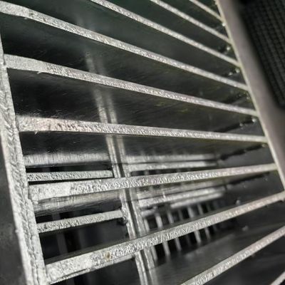 Anti Slip Galvanized Rectangle Steel Grating With Excellent Abrasion Resistance