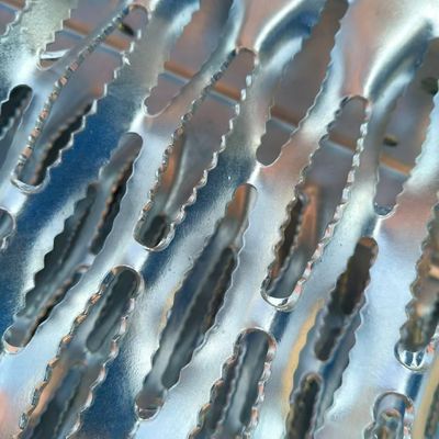Strong And Sturdy Serrated Steel Grating With 50MM And 100MM Bar Spacing