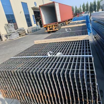 Q235 30mm X 10mm Galvanized Metal Safety Grid With Tamper Proof Bolts