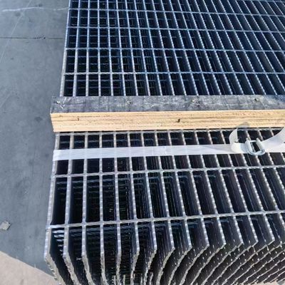 Q235 30mm X 10mm Galvanized Metal Safety Grid With Tamper Proof Bolts