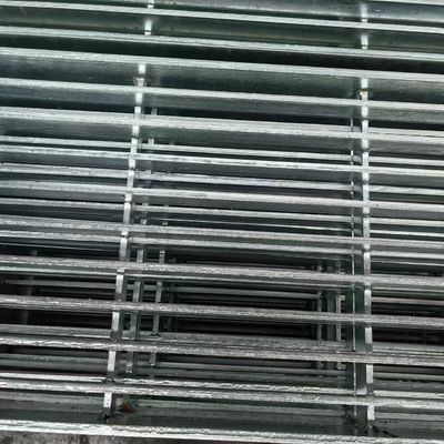 Customized Anti Slip Grating with Excellent Corrosion Resistance and Galvanized Finish