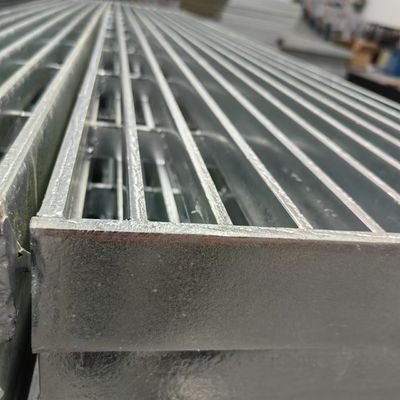 Customized Anti Slip Grating with Excellent Corrosion Resistance and Galvanized Finish