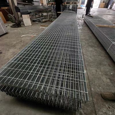 Industrial Flat Stainless Steel Wire Mesh With Tensile Strength 500-700