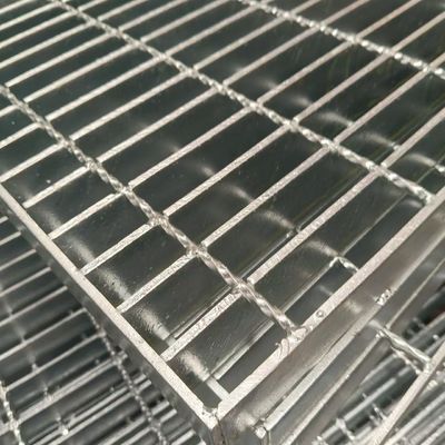 Welded Solid Light-Weight Steel Grating Strong Durable Cold Rolled Aluminum Alloy Powder Coated Painted Finish For Apart