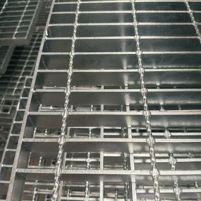 Welded Solid Light-Weight Steel Grating Strong Durable Cold Rolled Aluminum Alloy Powder Coated Painted Finish For Apart