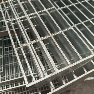Welded Solid Light-Weight Steel Grating Strong Durable Cold Rolled Aluminum Alloy Powder Coated Painted Finish For Apart