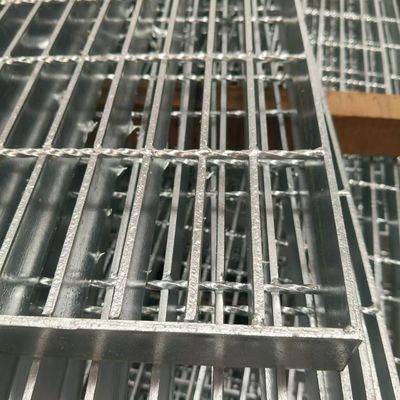 Welded Solid Light-Weight Steel Grating Strong Durable Cold Rolled Aluminum Alloy Powder Coated Painted Finish For Apart