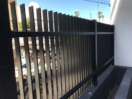 Varies Height Silver Chain Link Fence for Residential Security