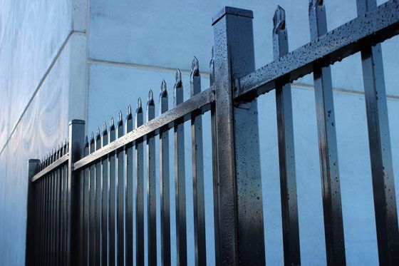 Chain Link Barrier Varies Height and Gauge for Temporary Fencing Solutions
