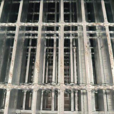Strong Cold Resistance stainless steel grating Reasonable Frame Good Anti Slip For Cold Areas