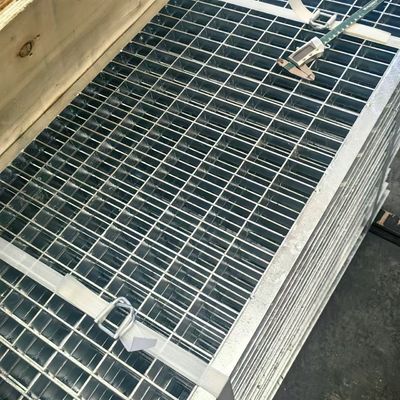 Stainless Flat Bar Steel Grating with 30mm Mesh for Industrial Applications