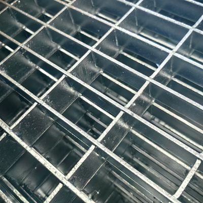 Stainless Flat Bar Steel Grating with 30mm Mesh for Industrial Applications
