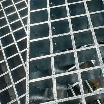 Modern Hot Dip Galvanized Steel Grating With Machine Pressure Welding And 30mm Bearing Bar Pitch