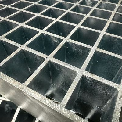 Decking Floor Hot Dip Galvanized Steel Grating With 30mm Bearing Bar Spacing