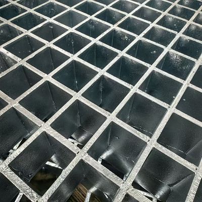 Decking Floor Hot Dip Galvanized Steel Grating With 30mm Bearing Bar Spacing