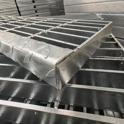 30mm Bearing Bar Spacing Anti Rust Steel Grating Welded With Machine Pressure Welding Technology