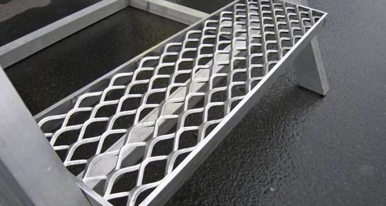 Customized Anti Slip Grating Simple Installation Excellent Abrasion Resistance