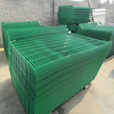 Versatile Durable 50x50mm Mesh Size Welded-Mesh Fence System With 2.5mm Wire Diameter