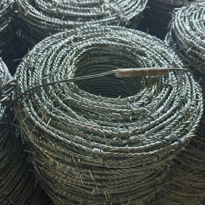 Moderate Stainless Steel Mesh with 1 635 Mesh Count and Mill Edge / Slit Edge