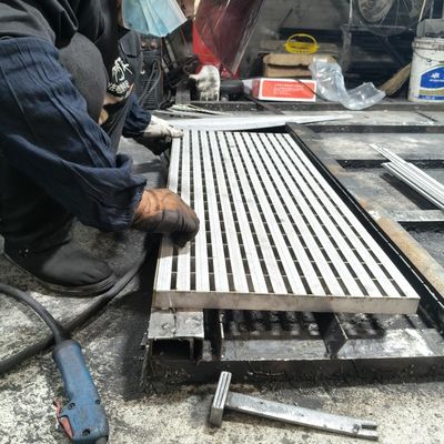 Polished Q235 Steel Bar Grille Sturdy Structure In Heavy Duty Environments