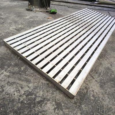Polished Q235 Steel Bar Grille Sturdy Structure In Heavy Duty Environments