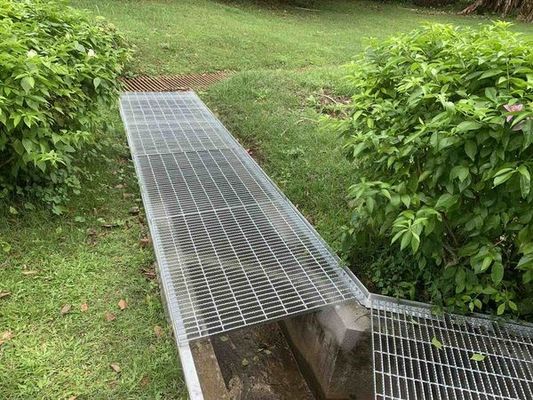 30mm Pitch Industrial Steel Grating Welded Durable Construction